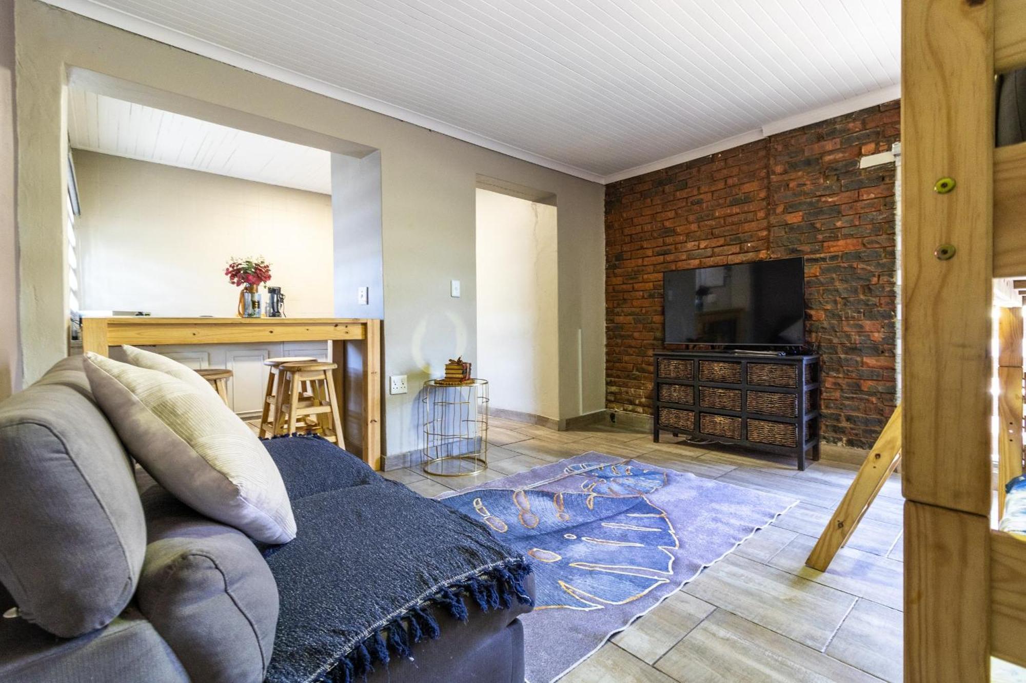 Bosveld In Die Stad 2 Guesthouse Alberton Exterior photo